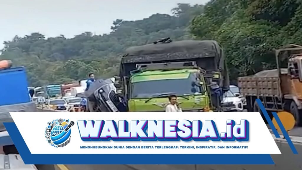 Truk Fuso Pecah Ban di Km 80 Tol Cipularang, Lalu Lintas Sempat Macet