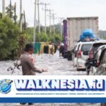 12 Kendaraan Terguling di Lokasi Banjir Jalan Lintas Sumatera Pelalawan