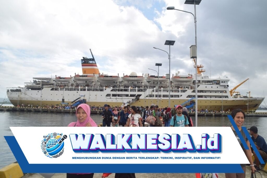 Gelombang Pemudik Memadati Pelabuhan Murhum Baubau, 1.300 Penumpang Tiba Bersama KM Nggapulu