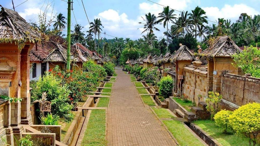 Desa Wisata Indonesia: Menjelajahi Pesona Lokal, Mendukung Perekonomian Berkelanjutan