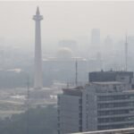 Jakarta Tercekik Asap: Menelisik Akar Masalah dan Mencari Solusi Polusi Udara