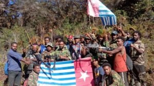 Kancah Politik Memanas: Polarisasi, Tantangan Demokrasi, dan Masa Depan yang Tidak Pasti