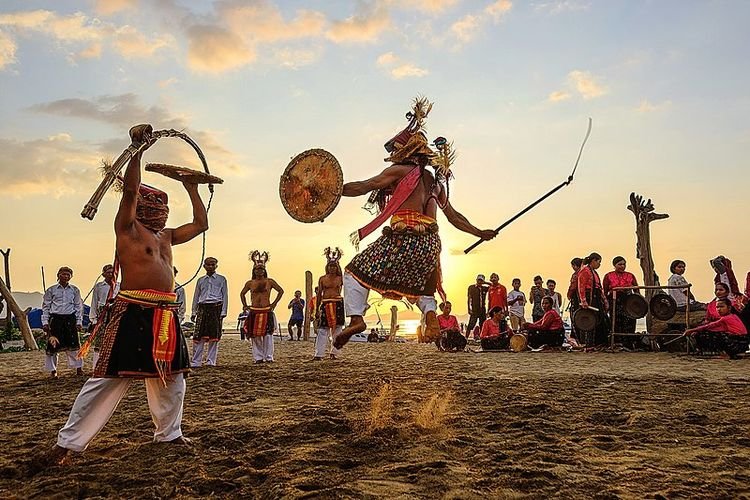 Kesenian Lokal: Jantung Budaya dan Identitas Bangsa yang Perlu Dilestarikan