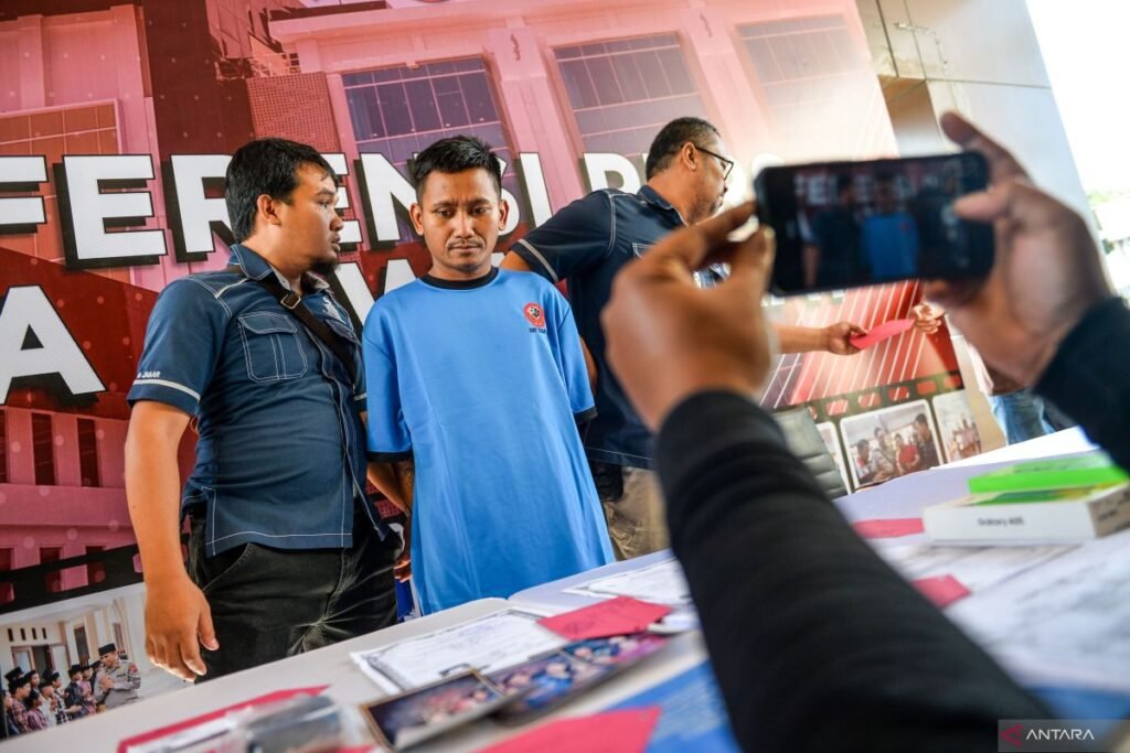 Tentu, mari kita bahas sebuah kasus pembunuhan fiktif dengan kedalaman yang diharapkan.