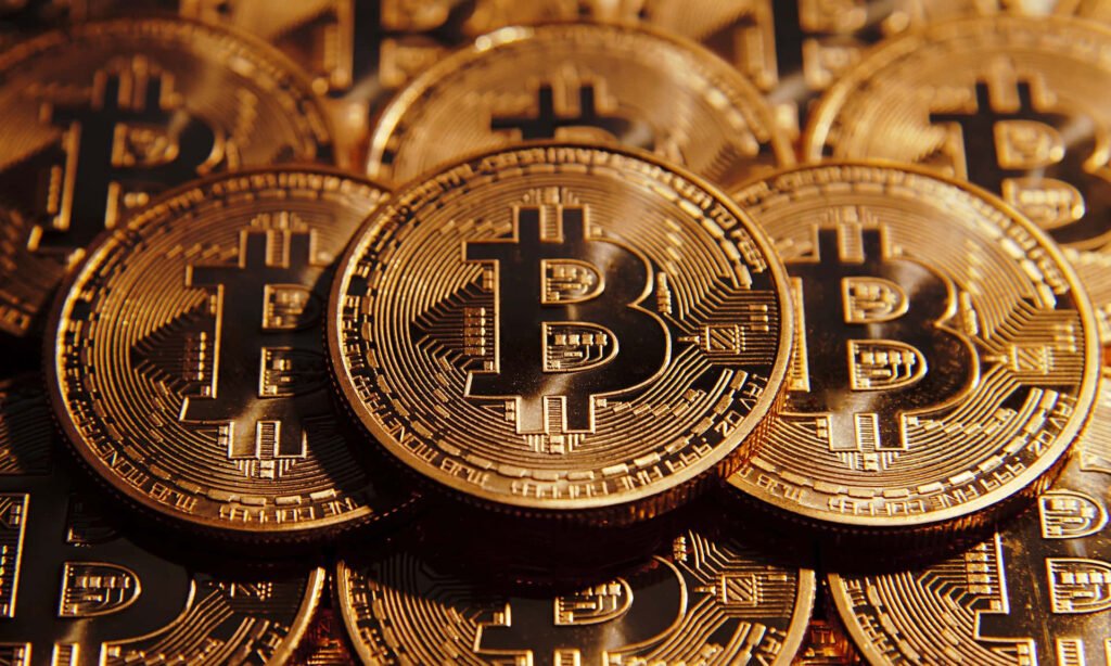 Tentu, mari kita bahas tren Bitcoin dengan artikel yang informatif dan mudah dipahami.